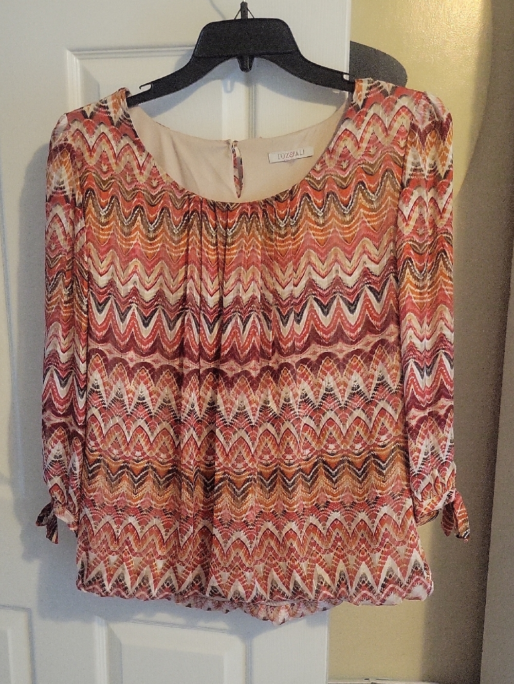Roz & Ali Multicolor Chevron scoop neck Blouse elastic waist, cute wrist ties